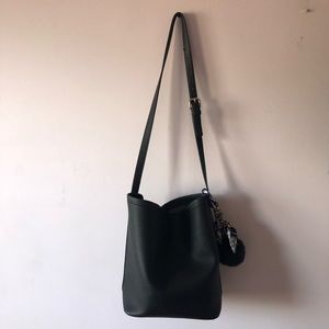❌SOLD ON MERC❌ Leather bucket bag
